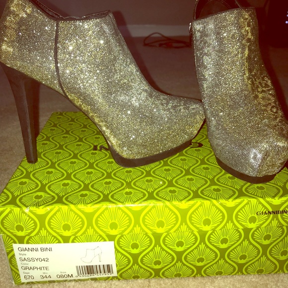 Heels - Picture 1 of 6